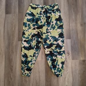 Women's Camouflage Jogger Pants